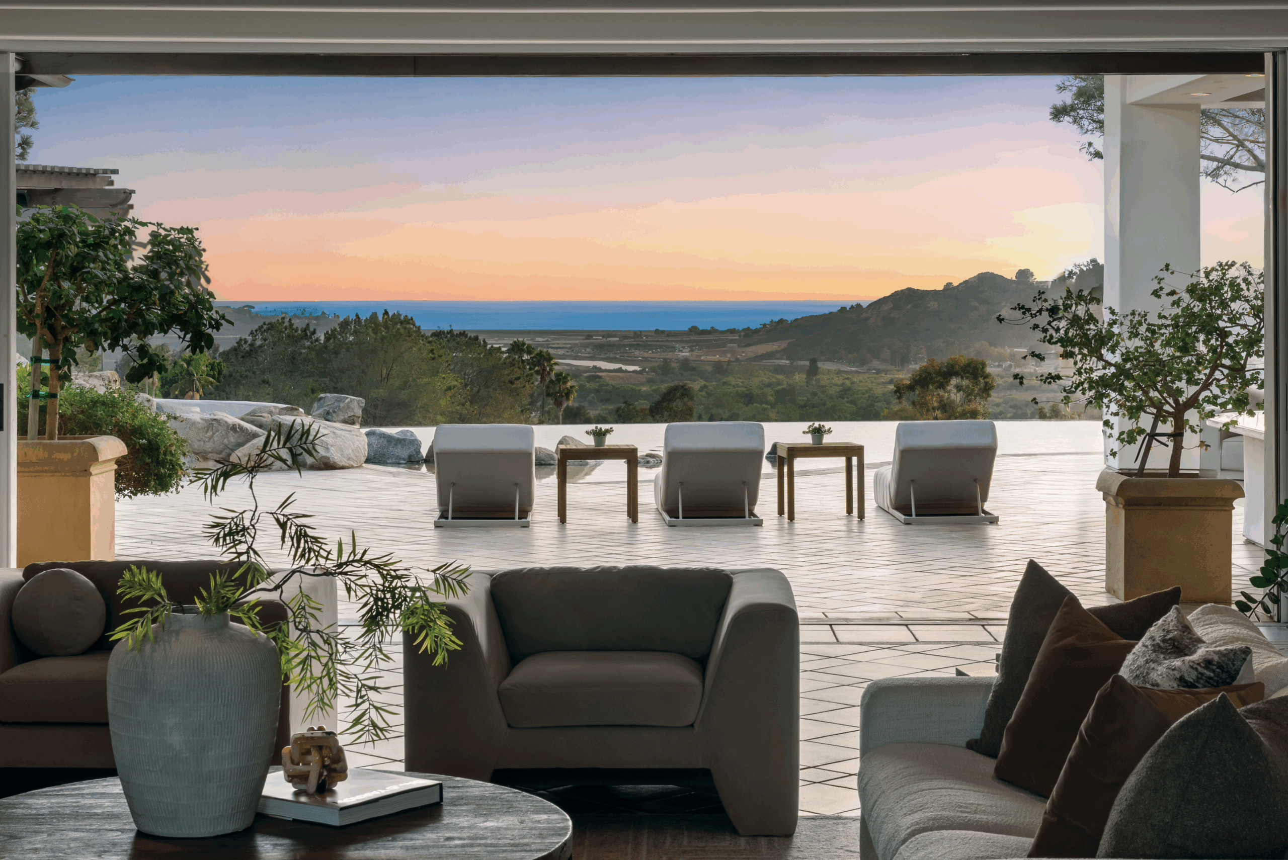 Modern El Mirar home
